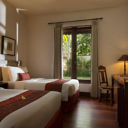 Alaya Dedaun Kuta Villa Legian Exterior foto