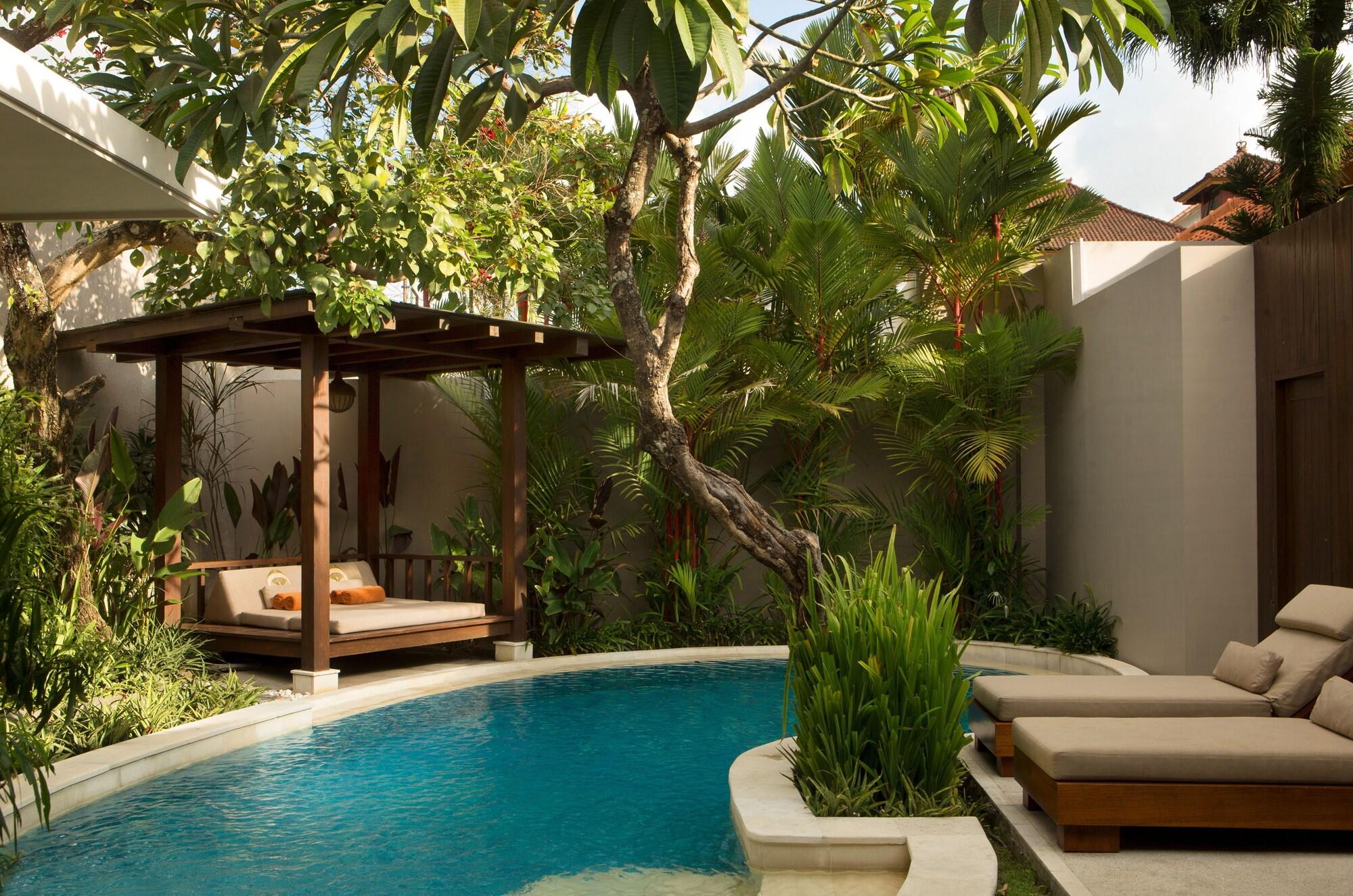 Alaya Dedaun Kuta Villa Legian Exterior foto