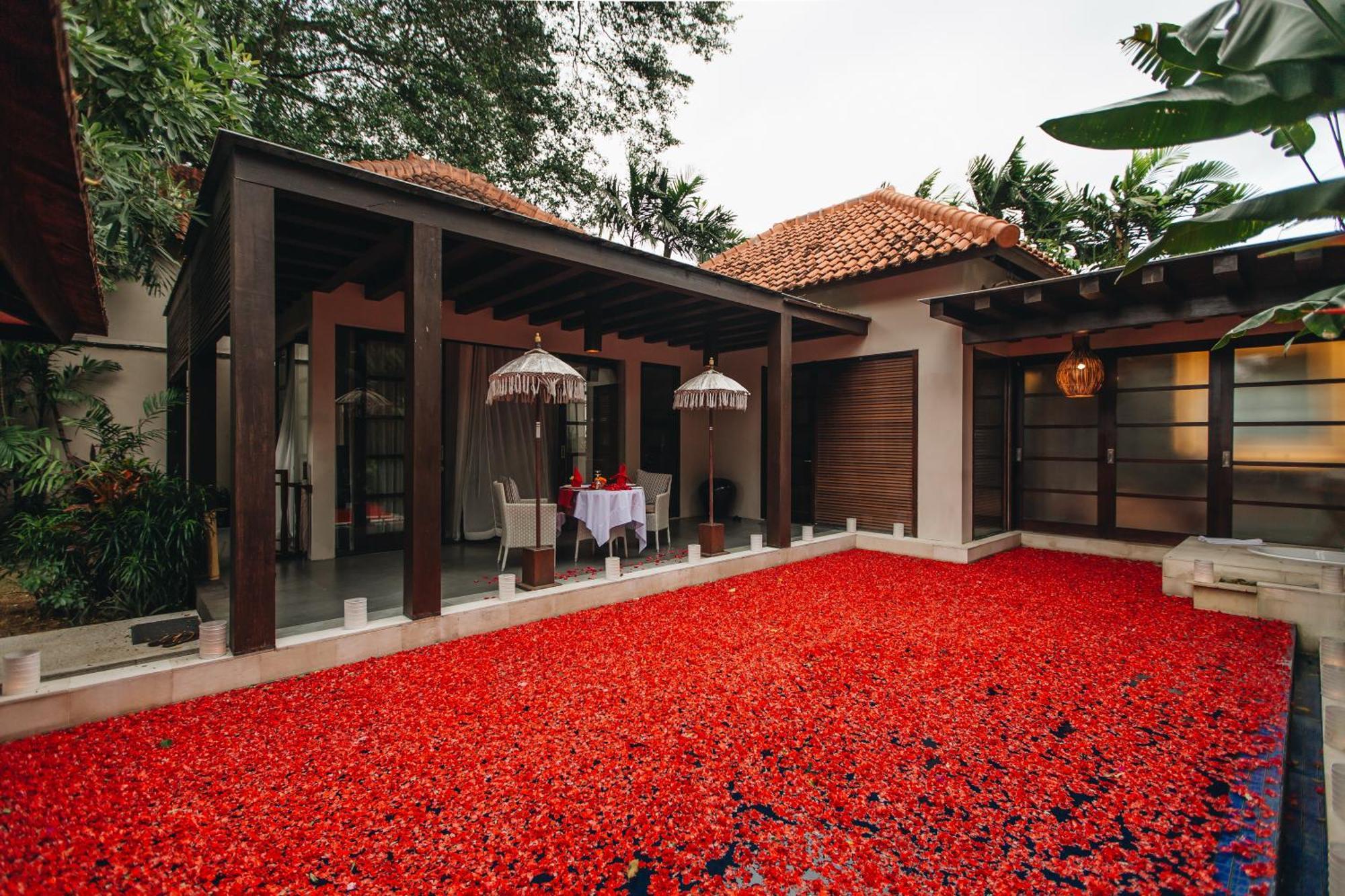 Alaya Dedaun Kuta Villa Legian Exterior foto
